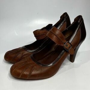Crown Vintage Brown Leather Mary Jane Heels